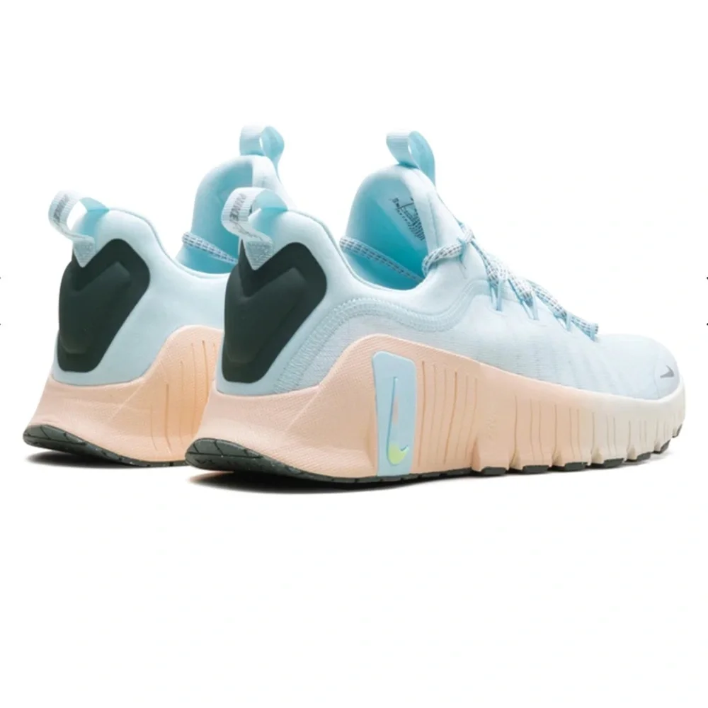 Nike Free Metcon 6 Sz 9
Glacier Blue Washed Coral Vintage Green Metallic Silver - Picture 2 of 10